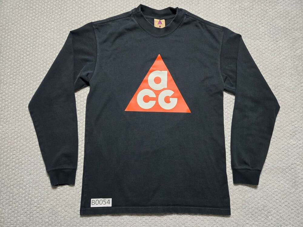 Nike ACG Long Sleeve Graphic T-Shirt Size S Black
